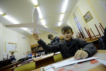 Подростки сменили гаджеты на лонжероны, крылья и фюзеляжи
