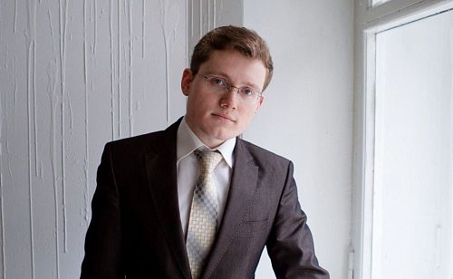 Наука против вихревого кольца: преподаватель МАИ Павел Макеев о том, как предсказывает угрозу для вертолётов и учит аэродинамике