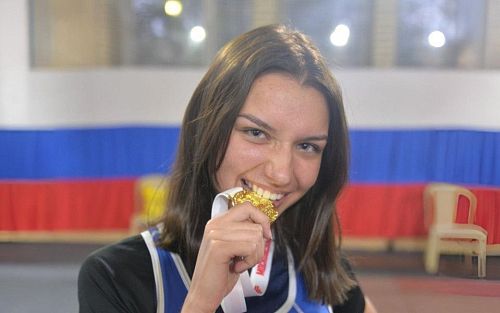 Жму 50 кг за МАИ: студентка института № 10 – о золоте чемпионата Москвы, поддержке маёвских пауэрлифтеров и мусаке на закуску